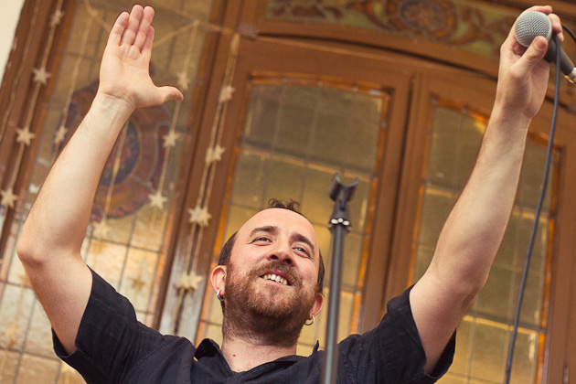 Concierto de Yacine & The Oriental Groove en La Llançadora Sabadell. Photos by Frederic Navarro